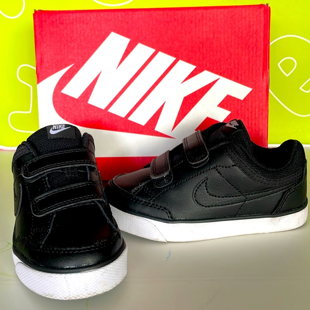 Nike Toddler Boys Leather Sneaker/Shoe